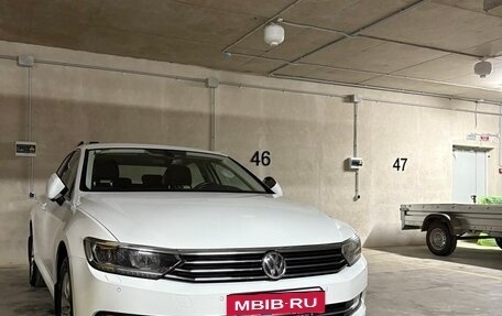 Volkswagen Passat B8 рестайлинг, 2017 год, 2 035 000 рублей, 4 фотография