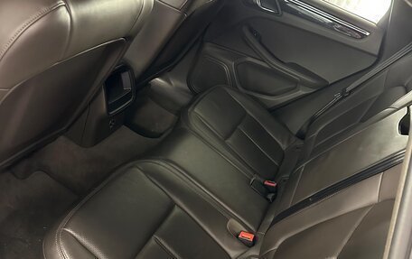 Porsche Macan I рестайлинг, 2015 год, 2 390 000 рублей, 10 фотография