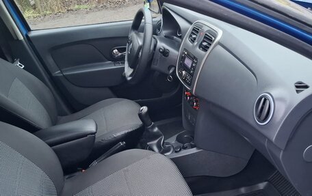 Renault Logan II, 2017 год, 840 000 рублей, 12 фотография