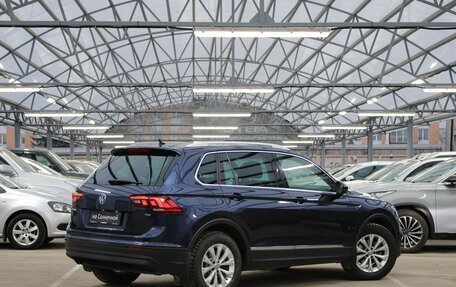 Volkswagen Tiguan II, 2017 год, 2 255 000 рублей, 5 фотография