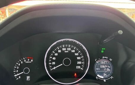 Honda Vezel, 2022 год, 1 700 000 рублей, 6 фотография