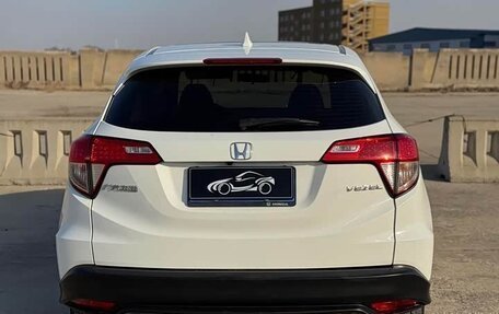 Honda Vezel, 2022 год, 1 700 000 рублей, 11 фотография