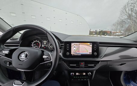 Skoda Rapid II, 2021 год, 2 000 000 рублей, 21 фотография