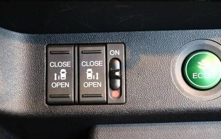 Honda Stepwgn IV, 2015 год, 1 550 002 рублей, 12 фотография