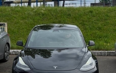 Tesla Model 3 I, 2022 год, 2 050 000 рублей, 1 фотография