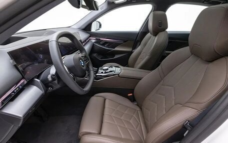 BMW 5 серия, 2025 год, 5 760 000 рублей, 5 фотография