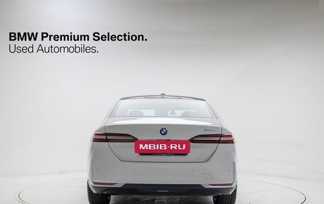 BMW 5 серия, 2025 год, 5 760 000 рублей, 3 фотография