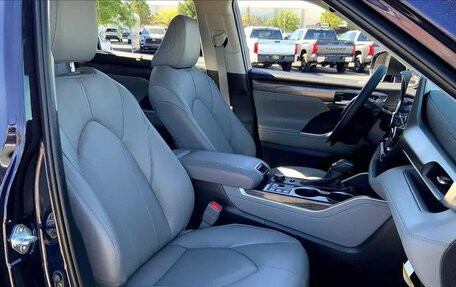 Toyota Highlander, 2025 год, 7 040 000 рублей, 8 фотография