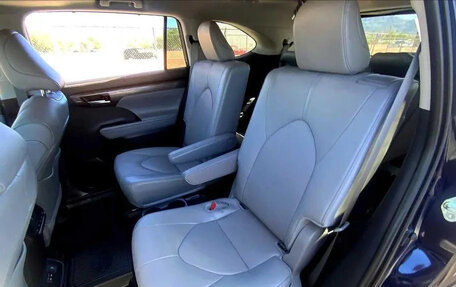 Toyota Highlander, 2025 год, 7 040 000 рублей, 22 фотография