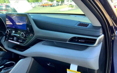 Toyota Highlander, 2025 год, 7 040 000 рублей, 19 фотография