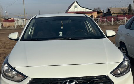 Hyundai Solaris II рестайлинг, 2018 год, 1 069 000 рублей, 4 фотография