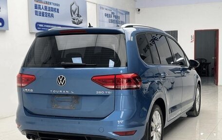 Volkswagen Touran III, 2022 год, 1 700 000 рублей, 4 фотография