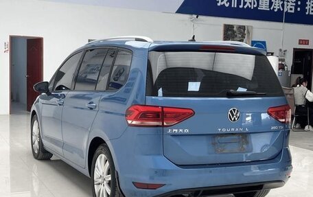 Volkswagen Touran III, 2022 год, 1 700 000 рублей, 6 фотография