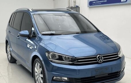 Volkswagen Touran III, 2022 год, 1 700 000 рублей, 3 фотография