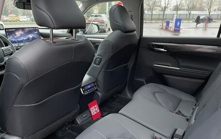 Toyota Highlander, 2025 год, 5 600 000 рублей, 12 фотография