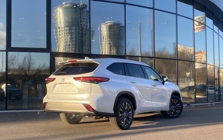Toyota Highlander, 2025 год, 6 000 000 рублей, 2 фотография