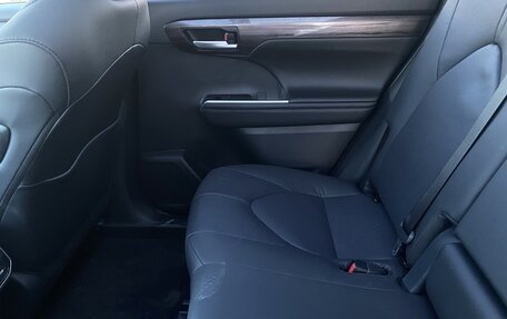 Toyota Highlander, 2025 год, 6 000 000 рублей, 14 фотография