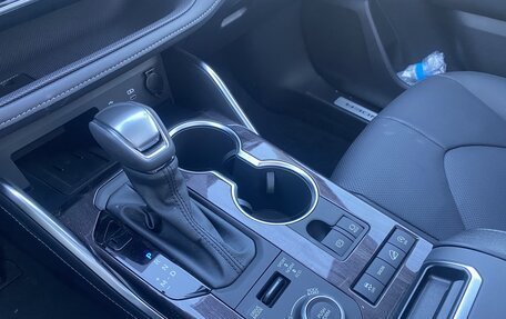 Toyota Highlander, 2025 год, 6 000 000 рублей, 9 фотография