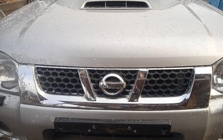 Nissan NP300, 2010 год, 824 500 рублей, 1 фотография