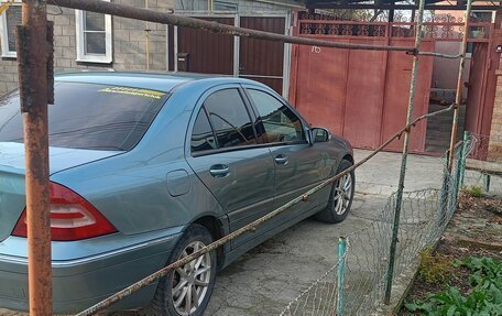 Mercedes-Benz C-Класс, 2003 год, 550 000 рублей, 1 фотография