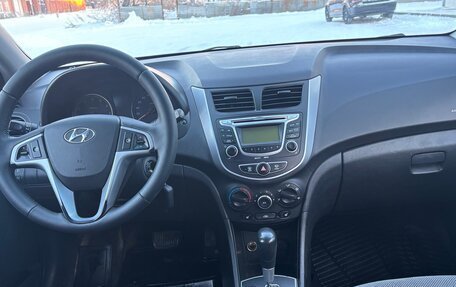 Hyundai Solaris II рестайлинг, 2012 год, 800 000 рублей, 6 фотография