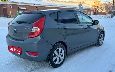 Hyundai Solaris II рестайлинг, 2012 год, 800 000 рублей, 5 фотография