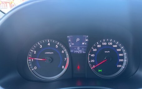 Hyundai Solaris II рестайлинг, 2012 год, 800 000 рублей, 11 фотография