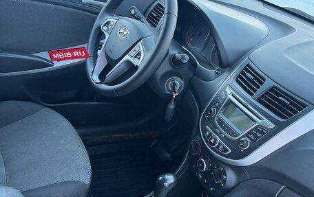 Hyundai Solaris II рестайлинг, 2012 год, 800 000 рублей, 7 фотография