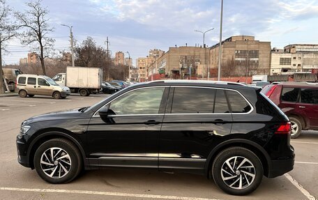 Volkswagen Tiguan II, 2018 год, 2 770 000 рублей, 3 фотография