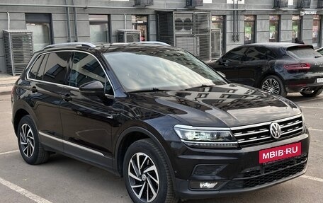 Volkswagen Tiguan II, 2018 год, 2 770 000 рублей, 2 фотография