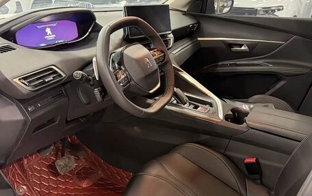 Peugeot 5008 II, 2023 год, 2 200 000 рублей, 6 фотография