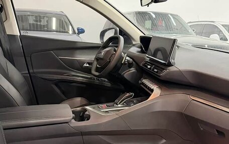 Peugeot 5008 II, 2023 год, 2 200 000 рублей, 7 фотография