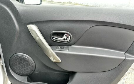 Renault Logan II, 2015 год, 790 000 рублей, 19 фотография