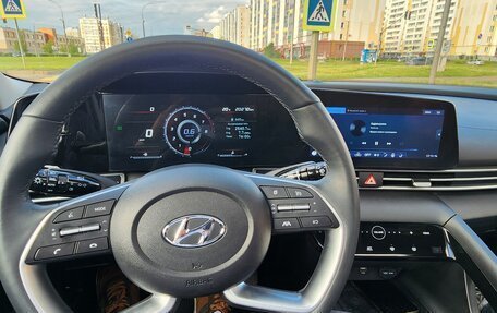 Hyundai Elantra, 2023 год, 2 200 000 рублей, 8 фотография