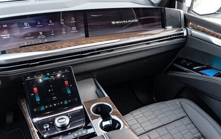 Cadillac Escalade V, 2024 год, 19 490 000 рублей, 13 фотография