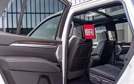 Cadillac Escalade V, 2024 год, 19 490 000 рублей, 32 фотография