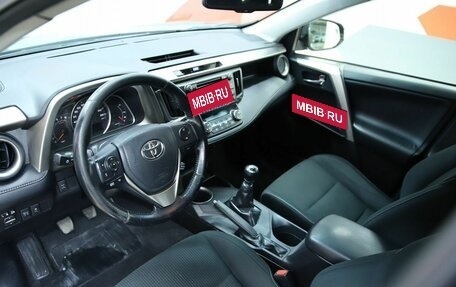 Toyota RAV4, 2015 год, 1 950 000 рублей, 9 фотография
