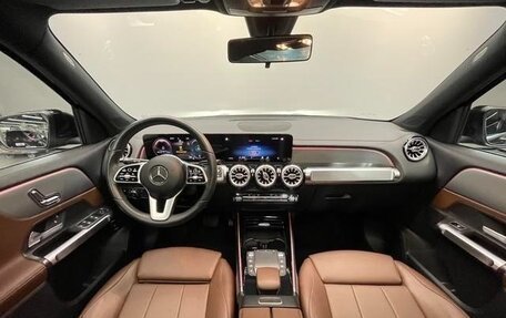 Mercedes-Benz GLB, 2021 год, 2 240 000 рублей, 11 фотография