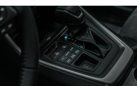 Toyota RAV4, 2025 год, 4 850 000 рублей, 24 фотография