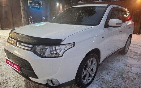Mitsubishi Outlander III рестайлинг 3, 2013 год, 1 600 000 рублей, 1 фотография