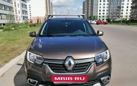 Renault Logan II, 2022 год, 1 700 000 рублей, 3 фотография