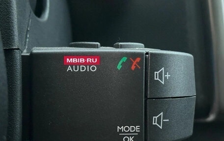 Renault Logan II, 2022 год, 1 700 000 рублей, 10 фотография