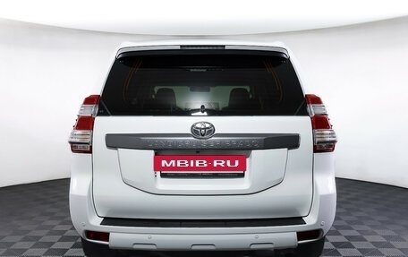 Toyota Land Cruiser Prado 150 рестайлинг 2, 2016 год, 4 190 000 рублей, 6 фотография