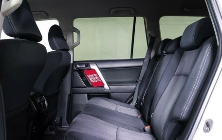 Toyota Land Cruiser Prado 150 рестайлинг 2, 2016 год, 4 190 000 рублей, 11 фотография