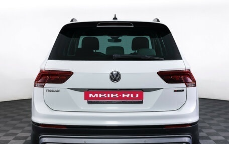 Volkswagen Tiguan II, 2019 год, 2 490 000 рублей, 6 фотография