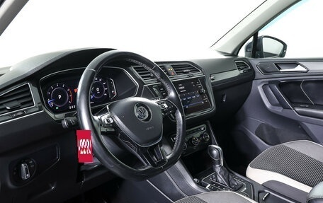 Volkswagen Tiguan II, 2019 год, 2 490 000 рублей, 14 фотография