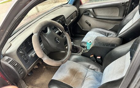 Opel Omega A, 1990 год, 100 000 рублей, 2 фотография