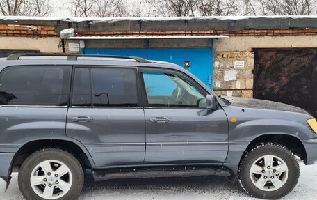 Toyota Land Cruiser 100 рестайлинг 2, 2004 год, 1 150 000 рублей, 2 фотография