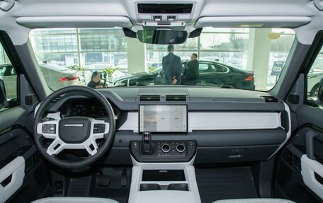 Land Rover Defender II, 2025 год, 10 050 000 рублей, 9 фотография