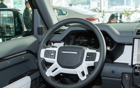 Land Rover Defender II, 2025 год, 10 050 000 рублей, 10 фотография